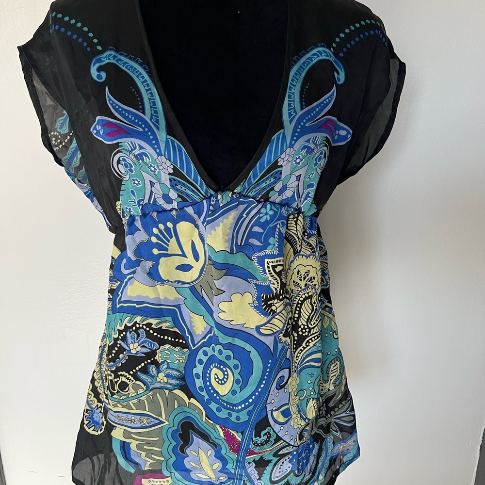 Charlotte Russe Blue and Gold Graphic Blouse